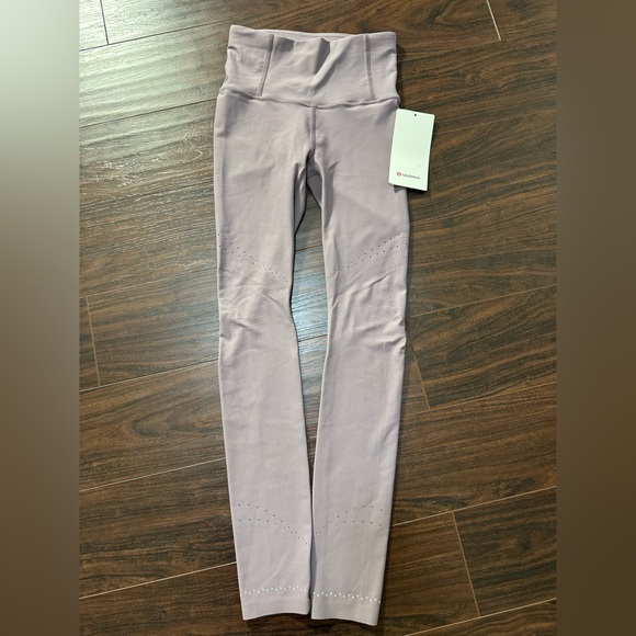 NWT Lululemon Zoned in Tight 27” Frosted Mulberry - Picture 2 of 6